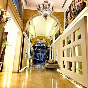 Hotel Queens